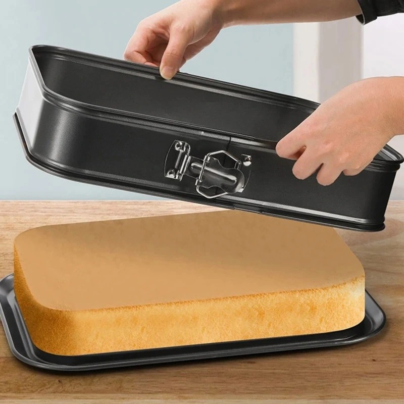 Forma de Bolo Antiaderente em  - Kitchen Baking Essentials avaliação e preço